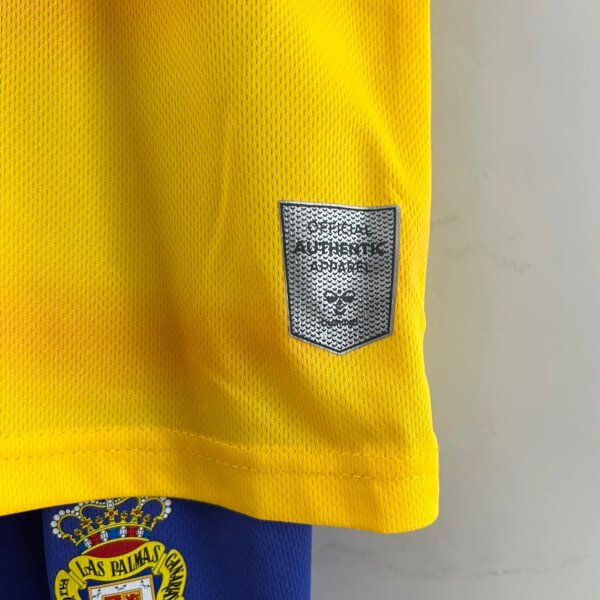 23-24 UD Las Palmas Home Kids Kit - Image 3