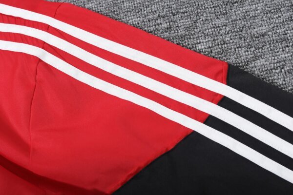 2023 Manchester United Player Hooded Windbreaker S-XXL - Image 9
