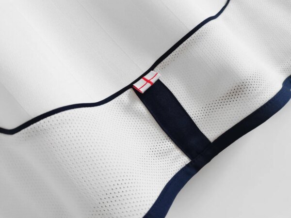 2002 England Home Long Sleeve Retro Jersey - Image 8