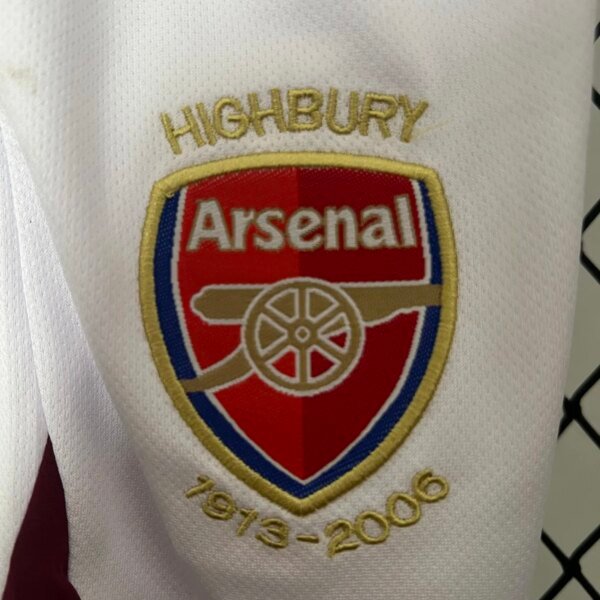 Retro 05-06 Arsenal Home Kids Kit - Image 2