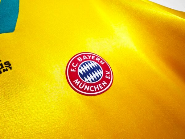 93-95 Bayern Munich Away Retro Jersey - Image 3