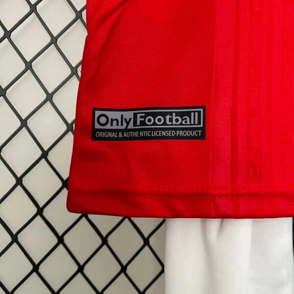 Retro 99-00 Manchester United Home Kids Kit - Image 3