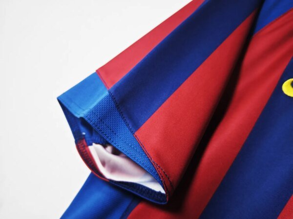05-06 Barcelona Home Retro Jersey - Image 2
