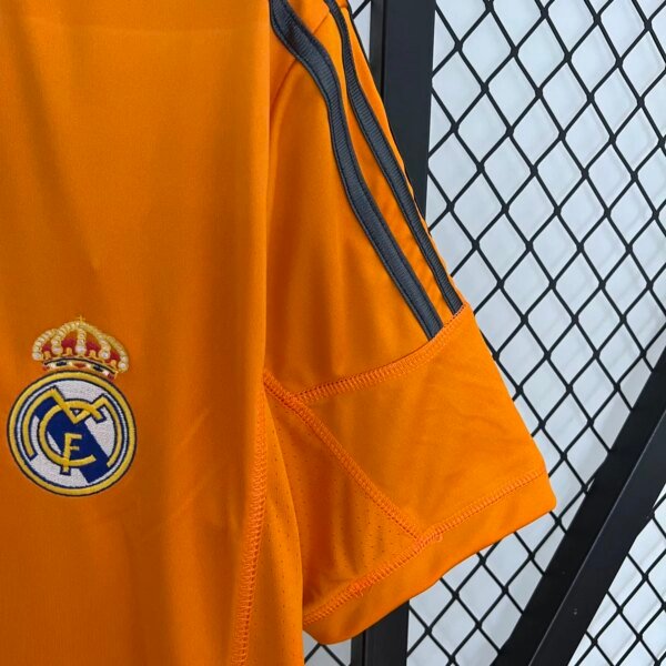 2013-14 Real Madrid Third Retro Jersey - Image 2