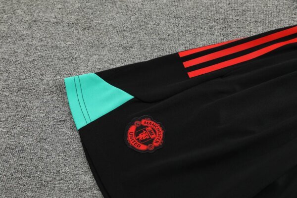 23-24 Manchester United Training Vest Suit - Image 8