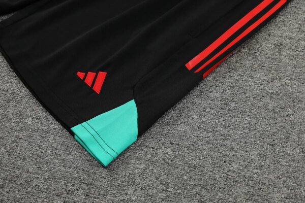 23-24 Manchester United Training Vest Suit - Image 9