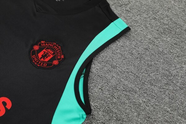 23-24 Manchester United Training Vest Suit - Image 10