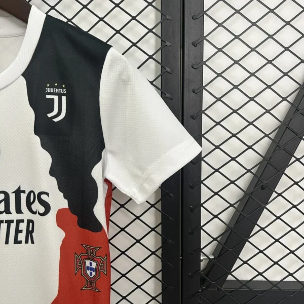 Ronaldo Special Kids Kit 2025 - Image 4
