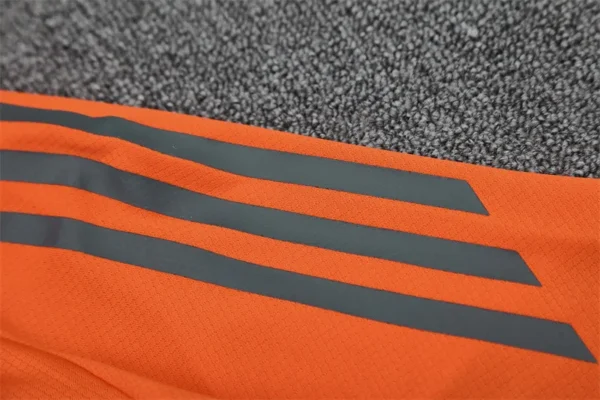 25-26 Bayern Munich Short Sleeve Training Suit - Image 8